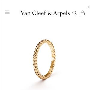 NWT Van Cleef & Arpels 18K Perlee SML Ring. Size 52